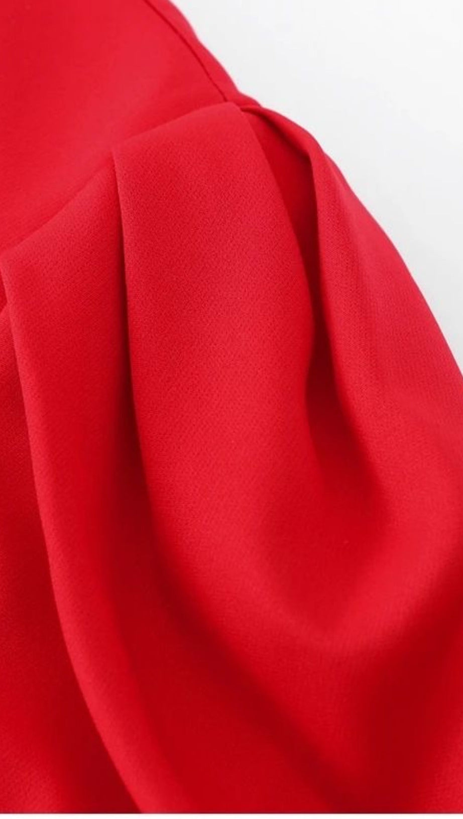 Herzförmiges Crêpe-Minikleid mit Cut-outs in Rot