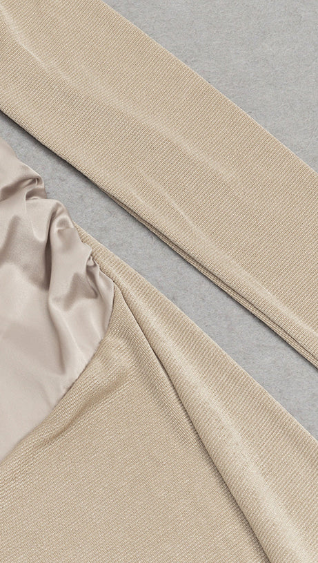 ABITO LUNGO DRAPPEGGIATO A MANICHE LUNGHE COLOR NUDO 