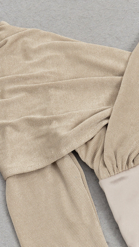 ABITO LUNGO DRAPPEGGIATO A MANICHE LUNGHE COLOR NUDO 