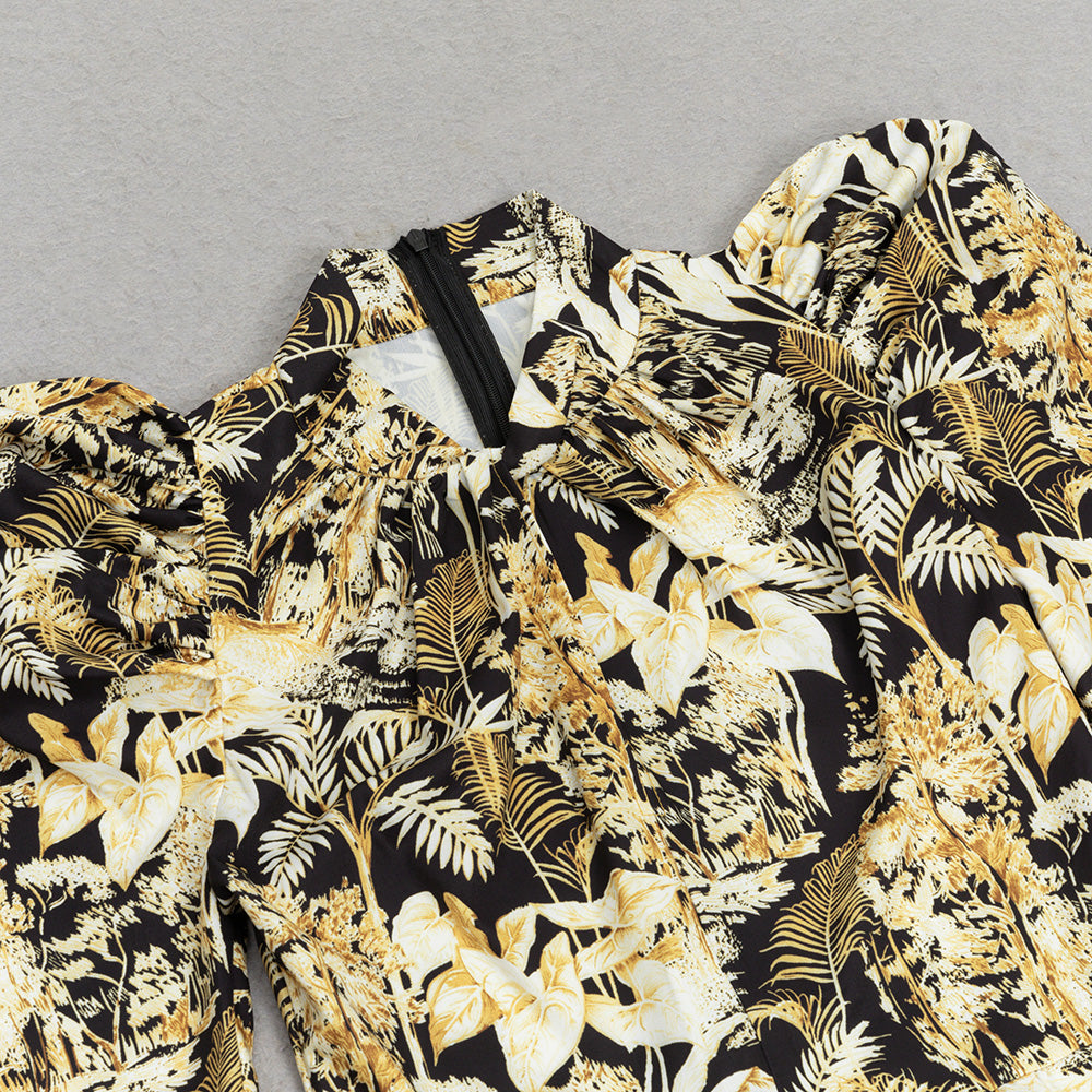 Kleid mit tropischem Print und asymmetrischem Saum 