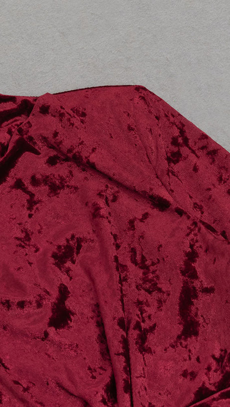 ABITO LUNGO IN VELLUTO CON MANICHE LUNGHE E VITA CAVA 