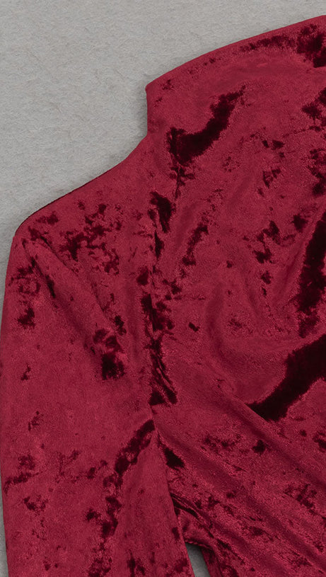 ABITO LUNGO IN VELLUTO CON MANICHE LUNGHE E VITA CAVA 