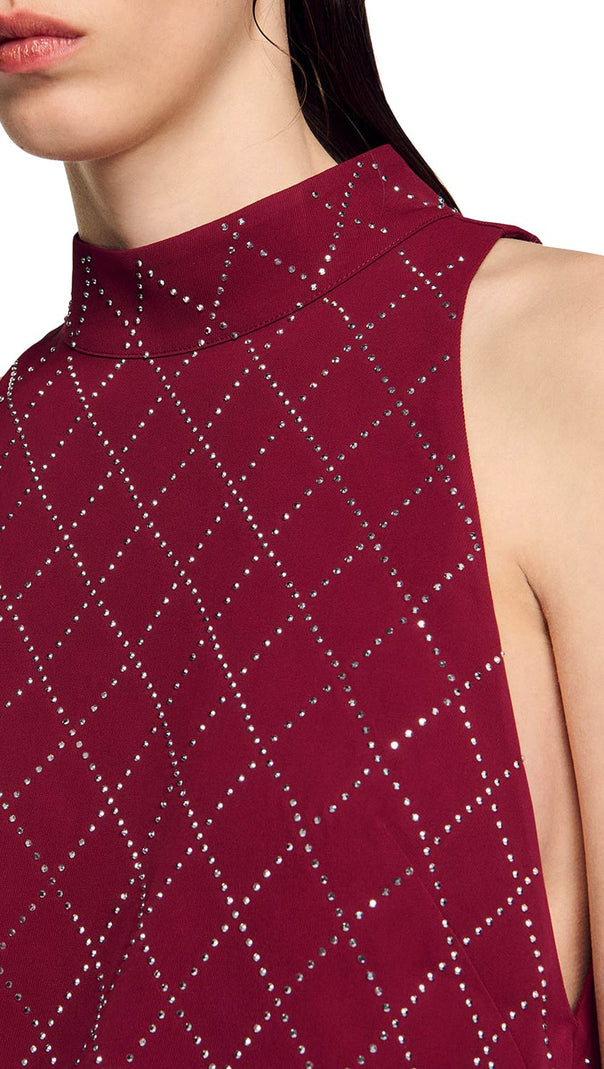 ABITO CORTO RIVA CON MOTIVO A STRASS A FORMA DI DIAMANTE, COLOR BORDEAUX