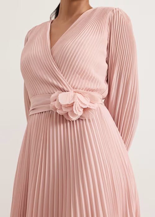 LANTERN SLEEVE PLEATED MAXI DRESS IN PALE PINK