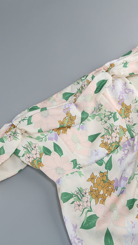 Asymmetrisches Minikleid mit Blumenmuster und schulterfreiem Schnitt