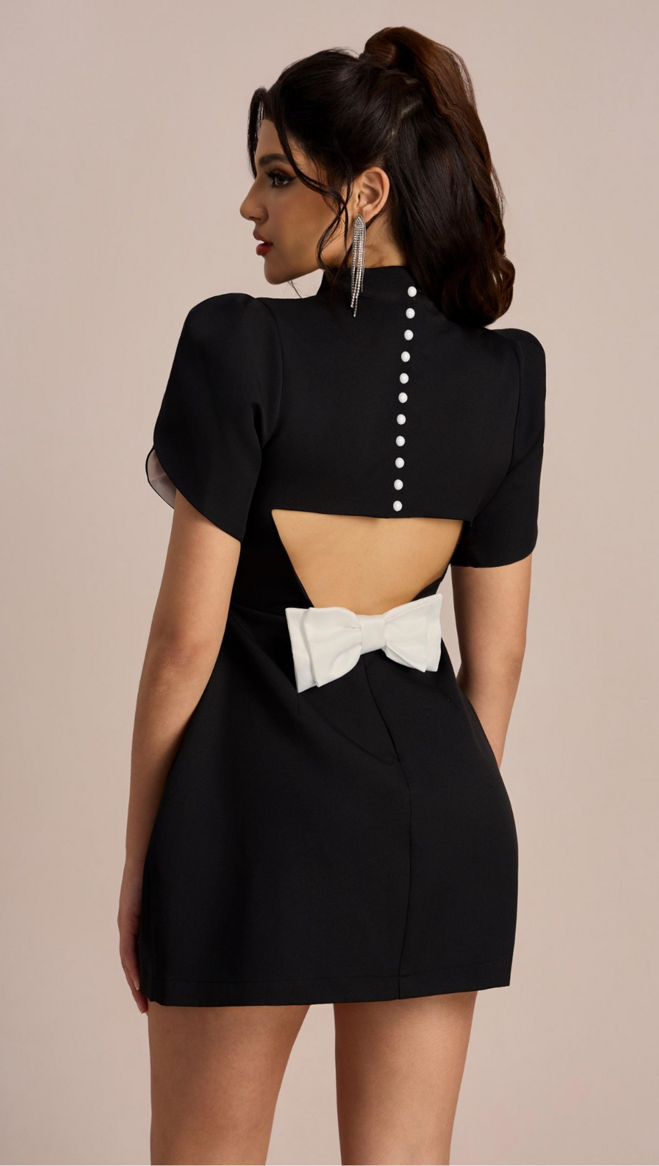 FANNY BACK CUT-OUT BOWKNOT BLACK MINI DRESS