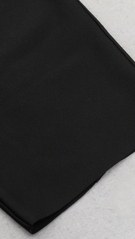 ONE-SHOULDER SATIN BODYCON MIDI DRESS IN BLACK