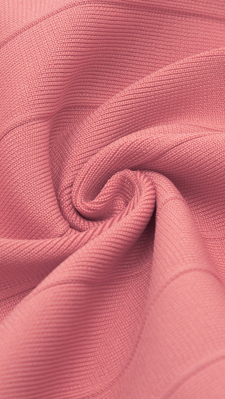 PATCHWORK-BANDAGE-KLEID MIT SCHLITZ 