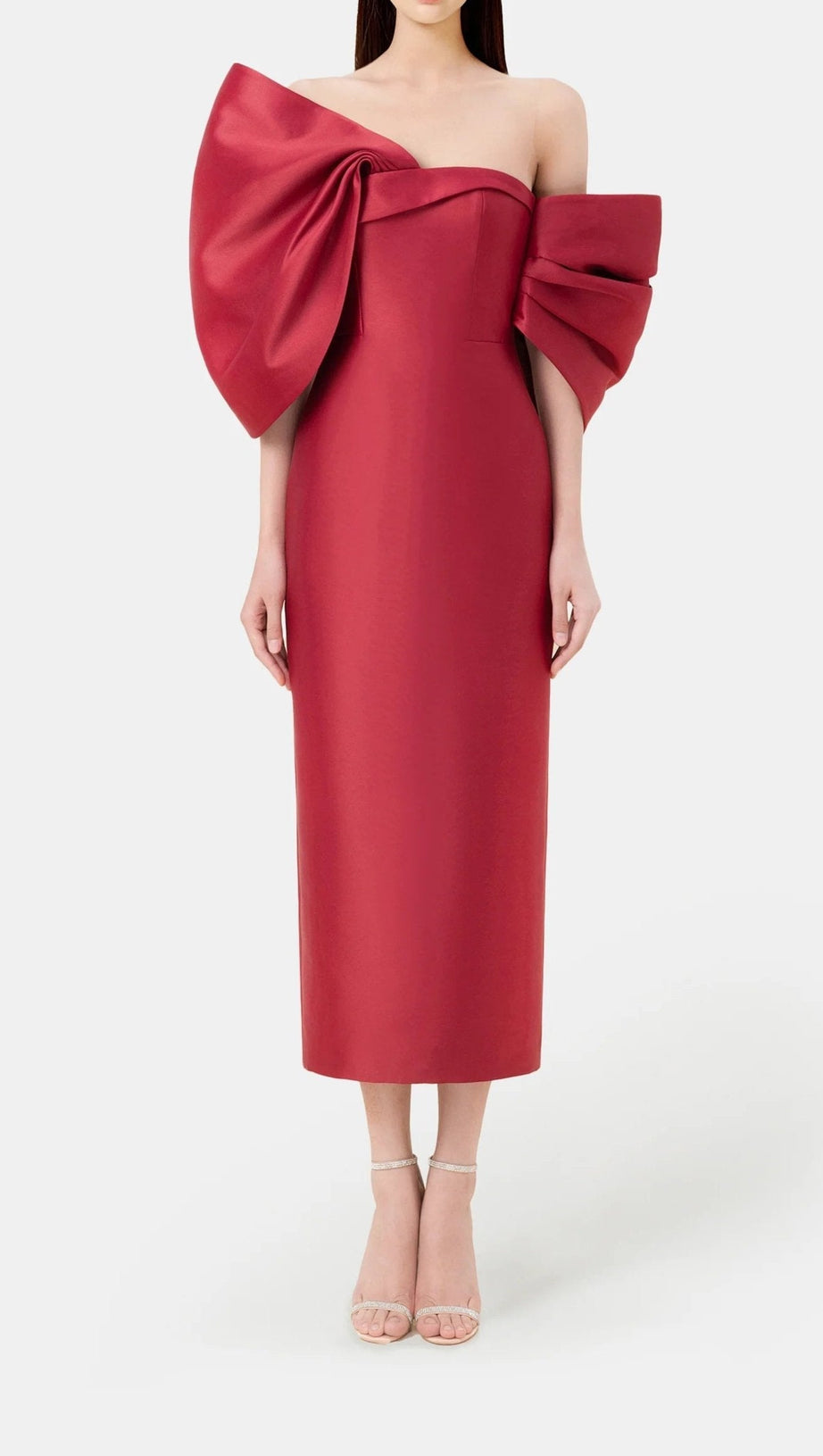 ROTES KLEID MIT GROSSER SCHLEIFE