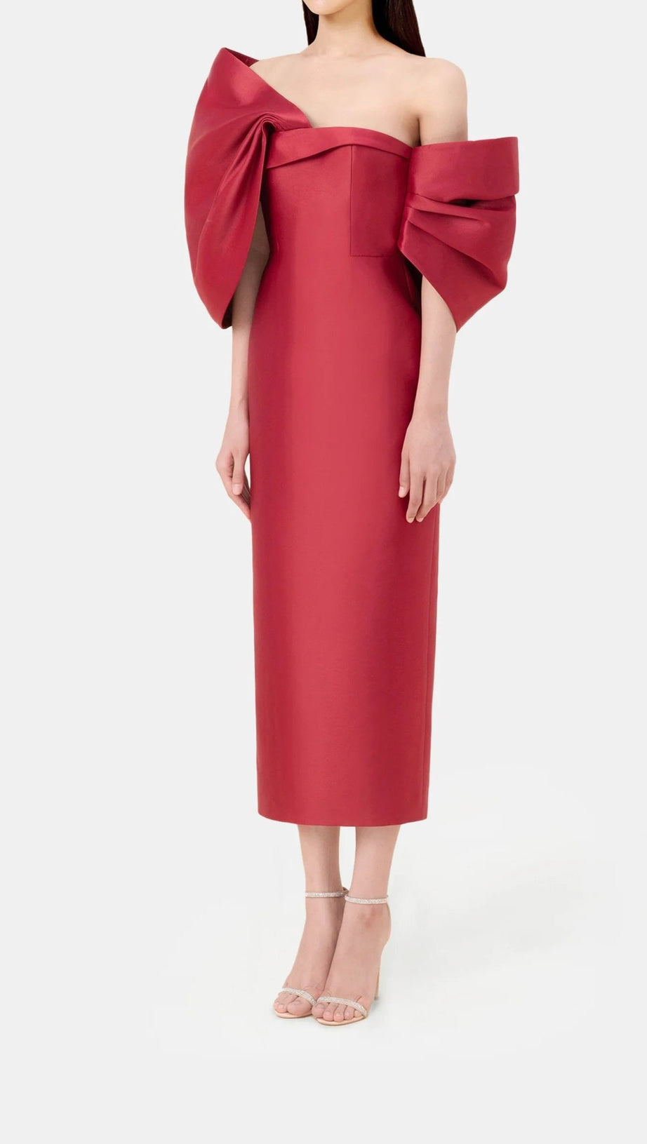 ROTES KLEID MIT GROSSER SCHLEIFE