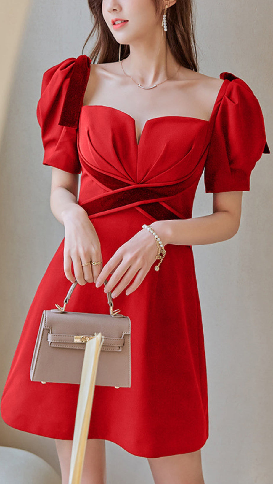 VELVET TIERED PUFF SLEEVE MINI DRESS IN RED