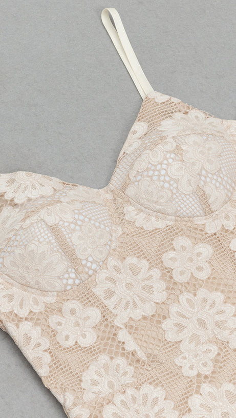 WHITE FLORAL EMBELLISHED LACE BODYCON MAXI DRESS