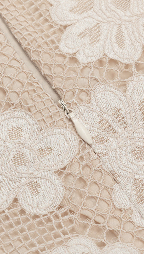 WHITE FLORAL EMBELLISHED LACE BODYCON MAXI DRESS