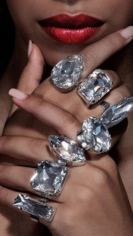 DANA CRYSTAL RINGS 7 SET