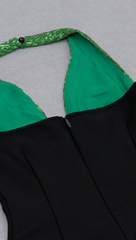 Zweifarbiges Neckholder-Kleid mit Cut-Outs, Rückenausschnitt und Schlitz 