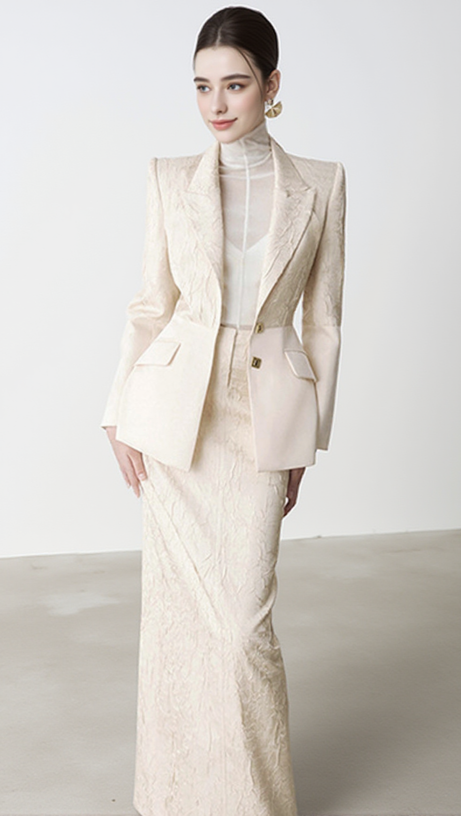 COMPLETO MIDI DUE PEZZI A MANICHE LUNGHE CON MOTIVO FLOREALE AVORIO