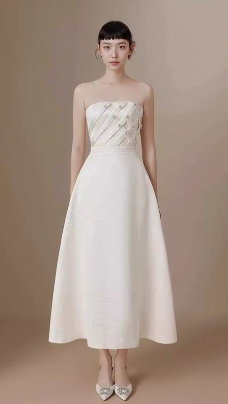 STRAPLESS STRAIGHT NECK MIDI DRESS IN CREAM WHITE