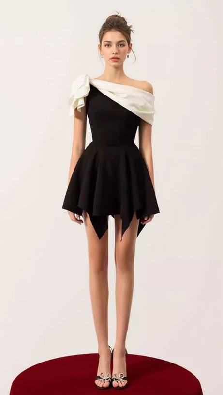 BOW ONE-SHOULDER MINI DRESS IN BLACK