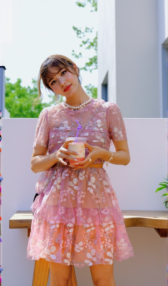 MINI ABITO A VOLANTI IN RETE A FIORI