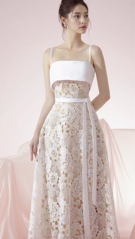 FLORAL EMBROIDERY FLARED MIDI DRESS IN WHITE