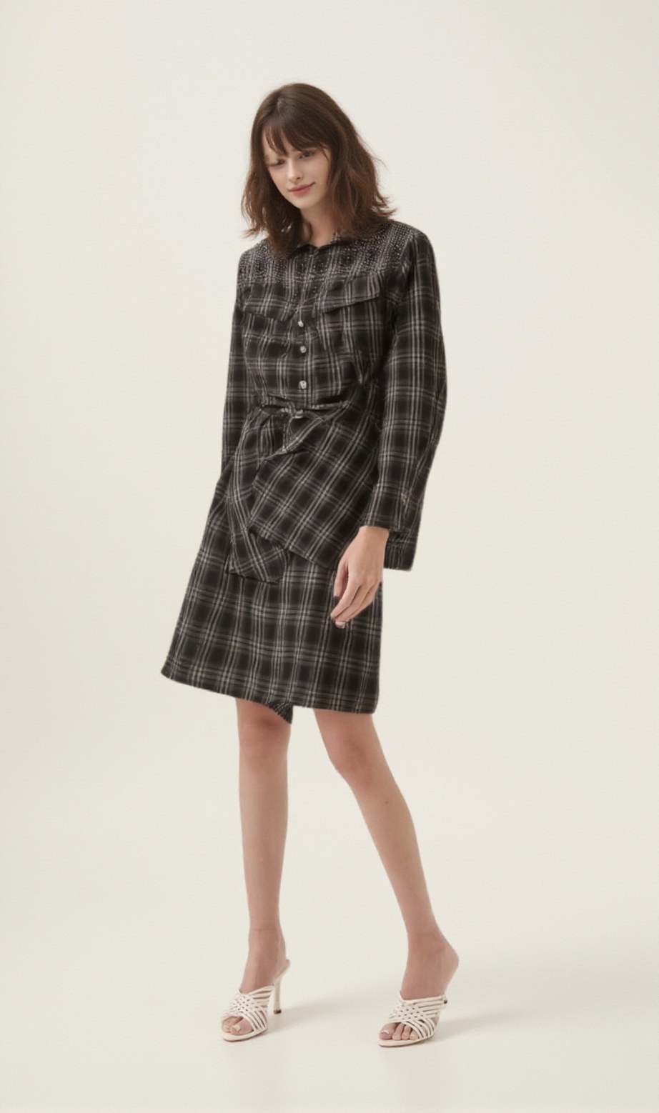 Mini abito camicia a quadri con borchie nere Jeannette 