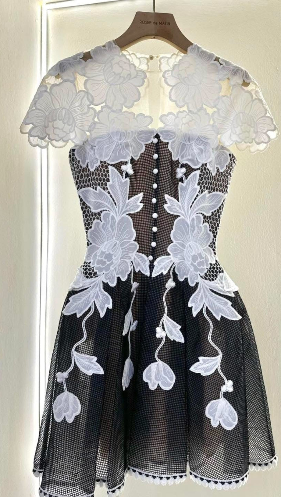 BLACK-WHITE LACE FLOWER EMBELLISHED MINI DRESS