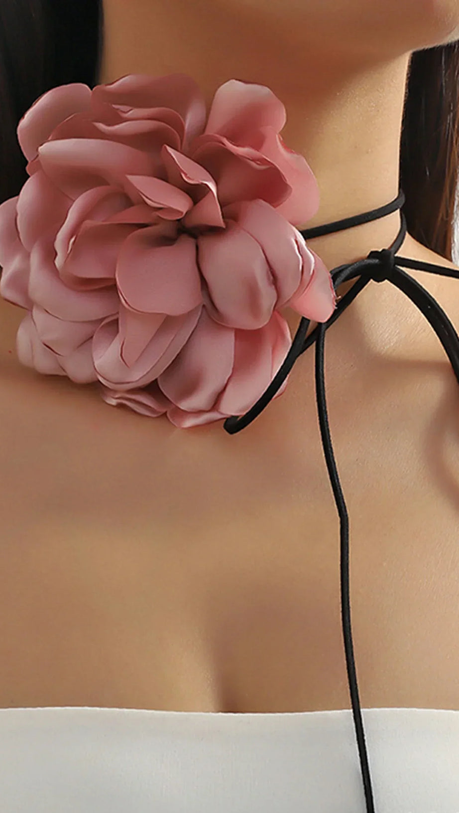 Brinny – Übergroßes Halsband mit Blumenmuster und Halskette