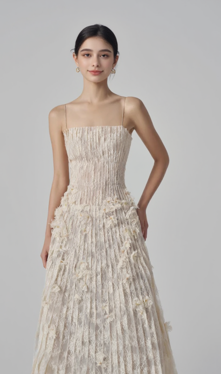 Abito midi con spalline in pizzo floreale