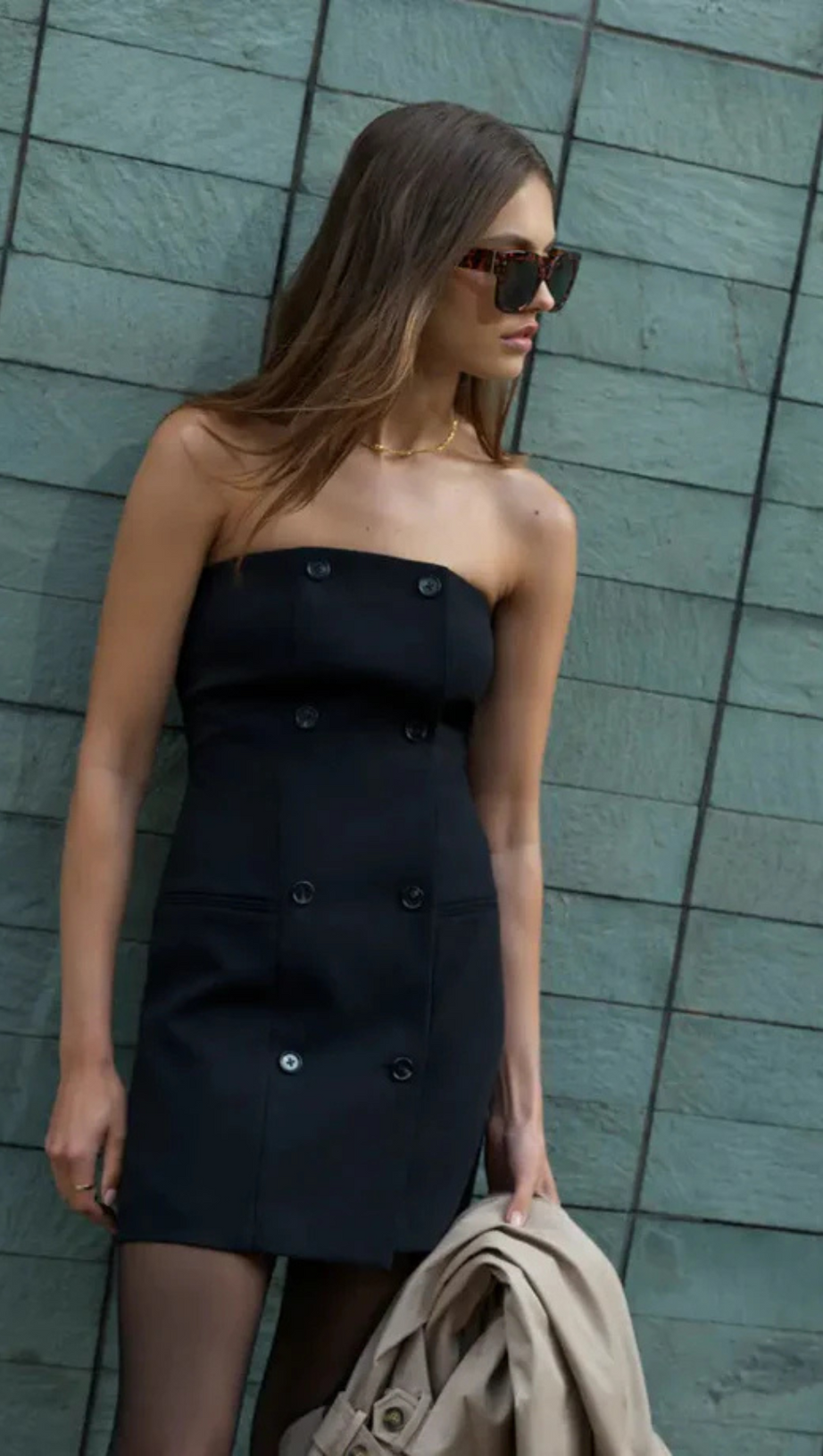 Zweireihiges trägerloses Twill-Minikleid in Schwarz