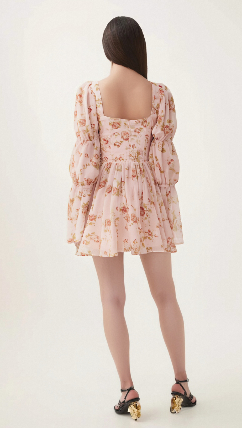 Jeanne – Rosa Minikleid mit Plissee und Blumenmuster 