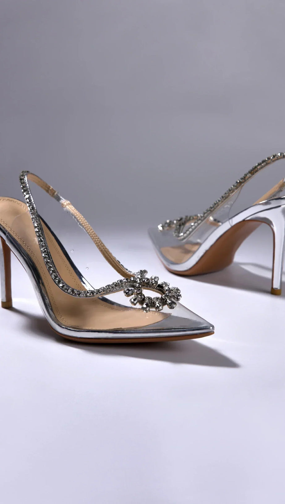 Chantel Point Stiletto-Absätze mit Strass-Kette