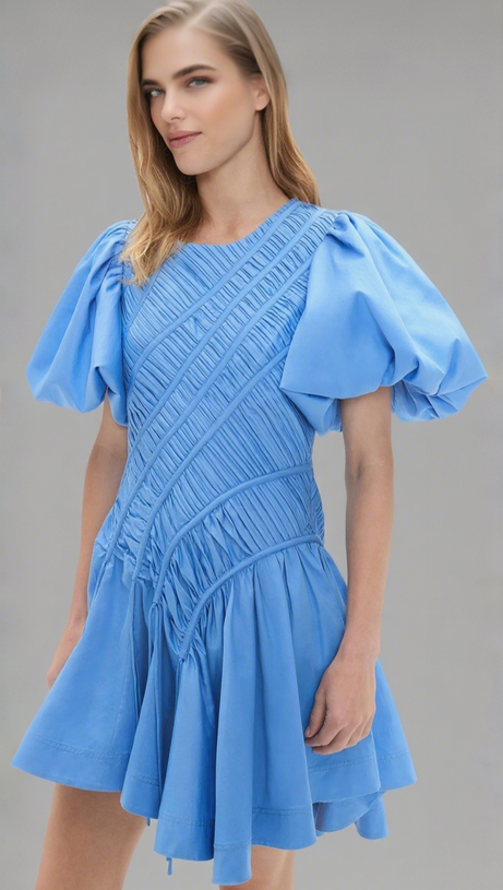 MINI ABITO ASIMMETRICO CON MANICHE A SBUFFO E PLISSETTATURE EUDORA IN BLU NEBBIA