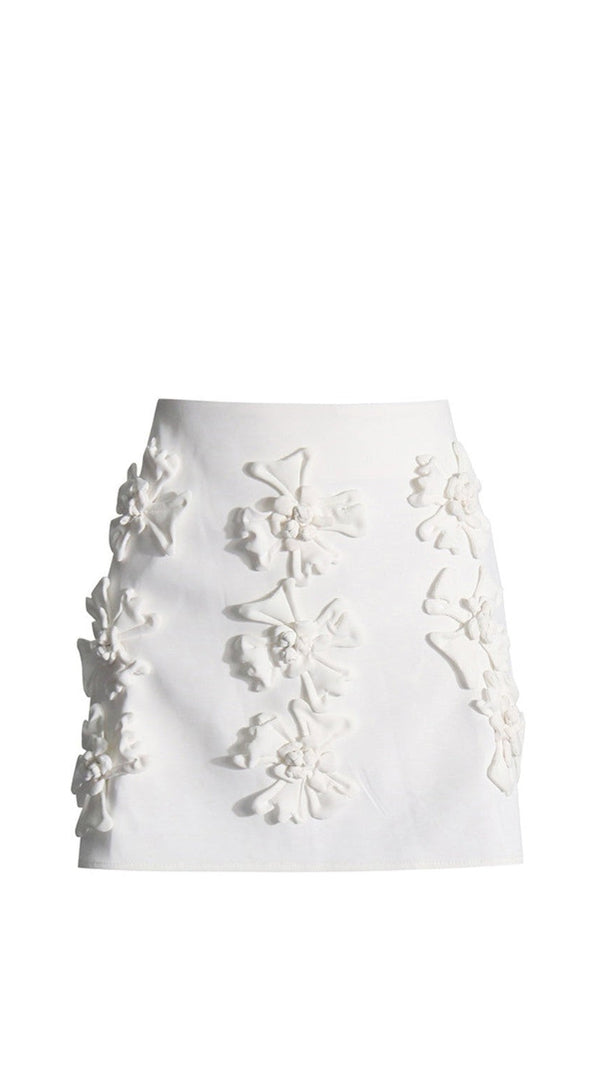 AIIZIE WHITE ANAXANDRA WHITE FLOWER MINI SKIRT - product image