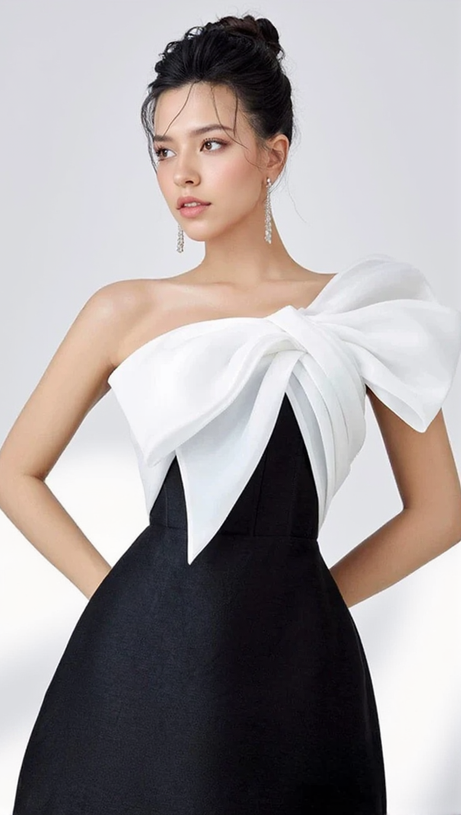 OFF-SHOULDER-MINIKLEID MIT SCHLEIFE