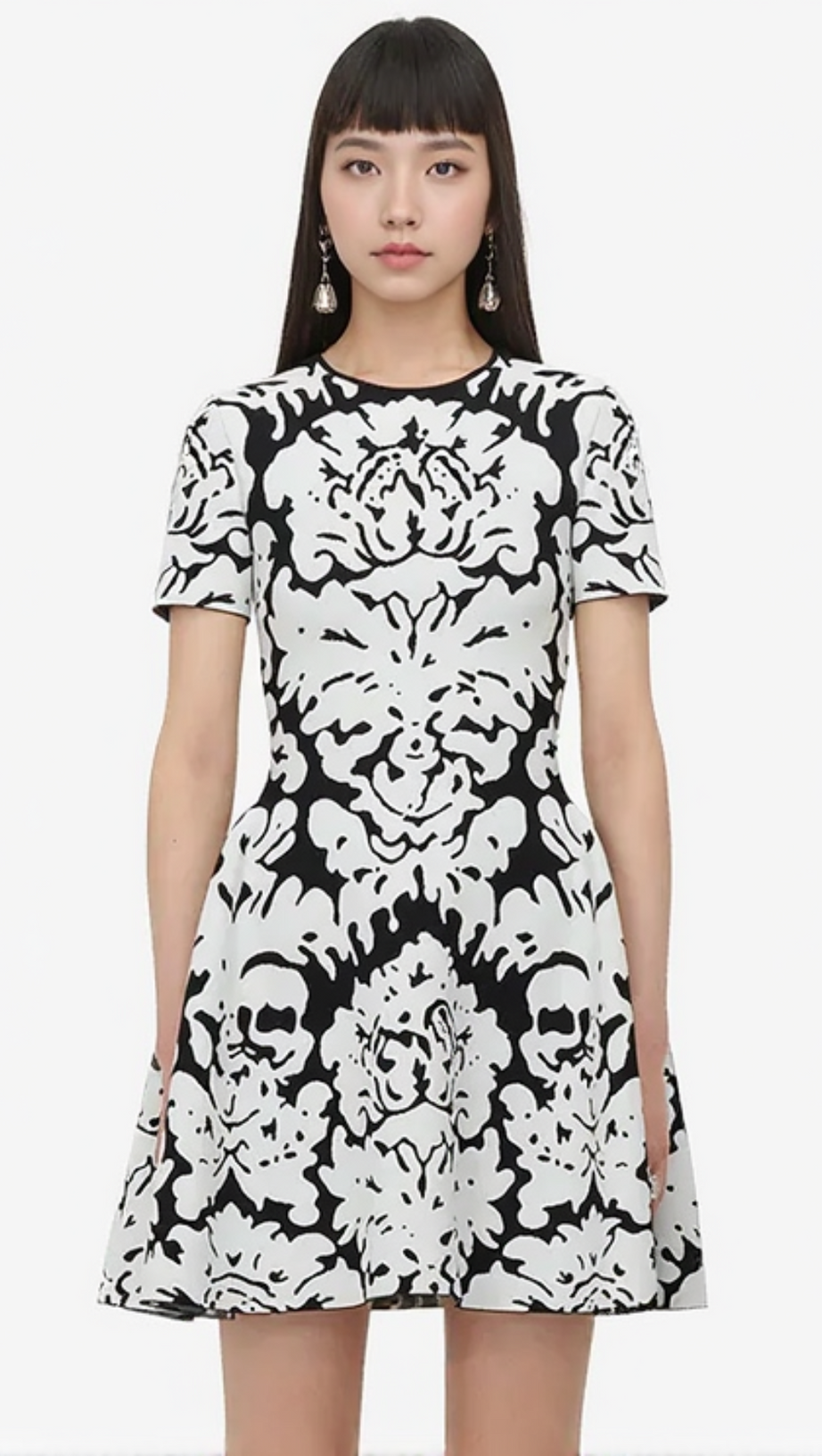 MINIKLEID AUS STRETCH-STRICK MIT BLUMENMUSTER