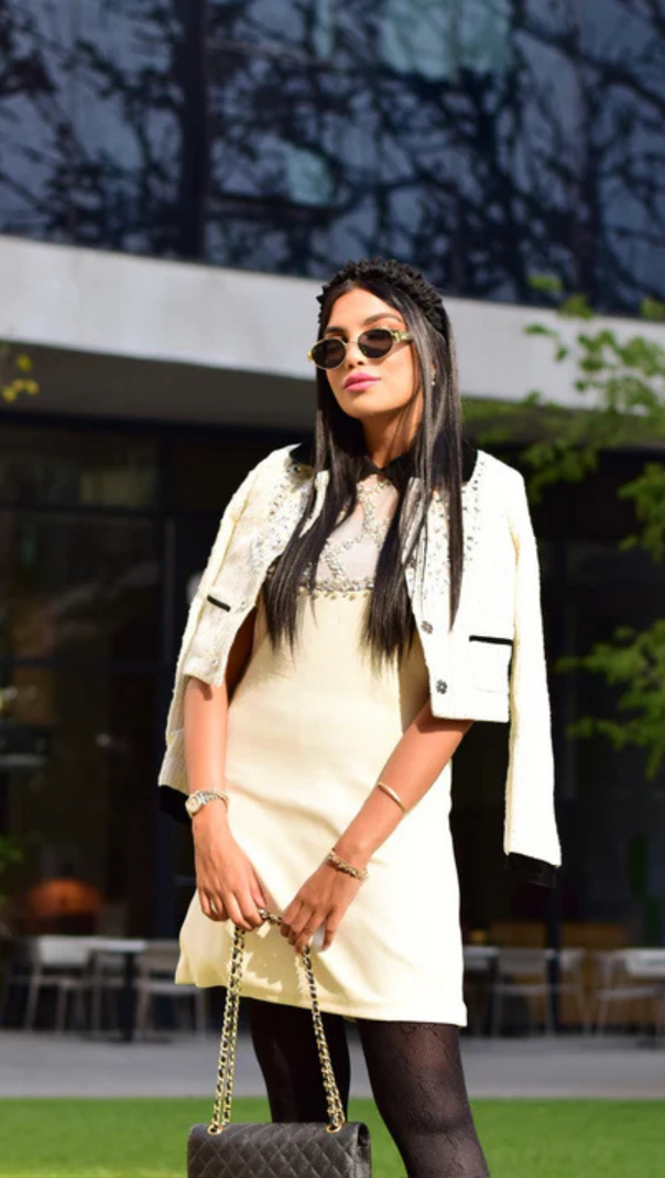 AIIZIE DRESS WITH CONTRASTING COLLAR AND JEWELRY DETAILS - product image