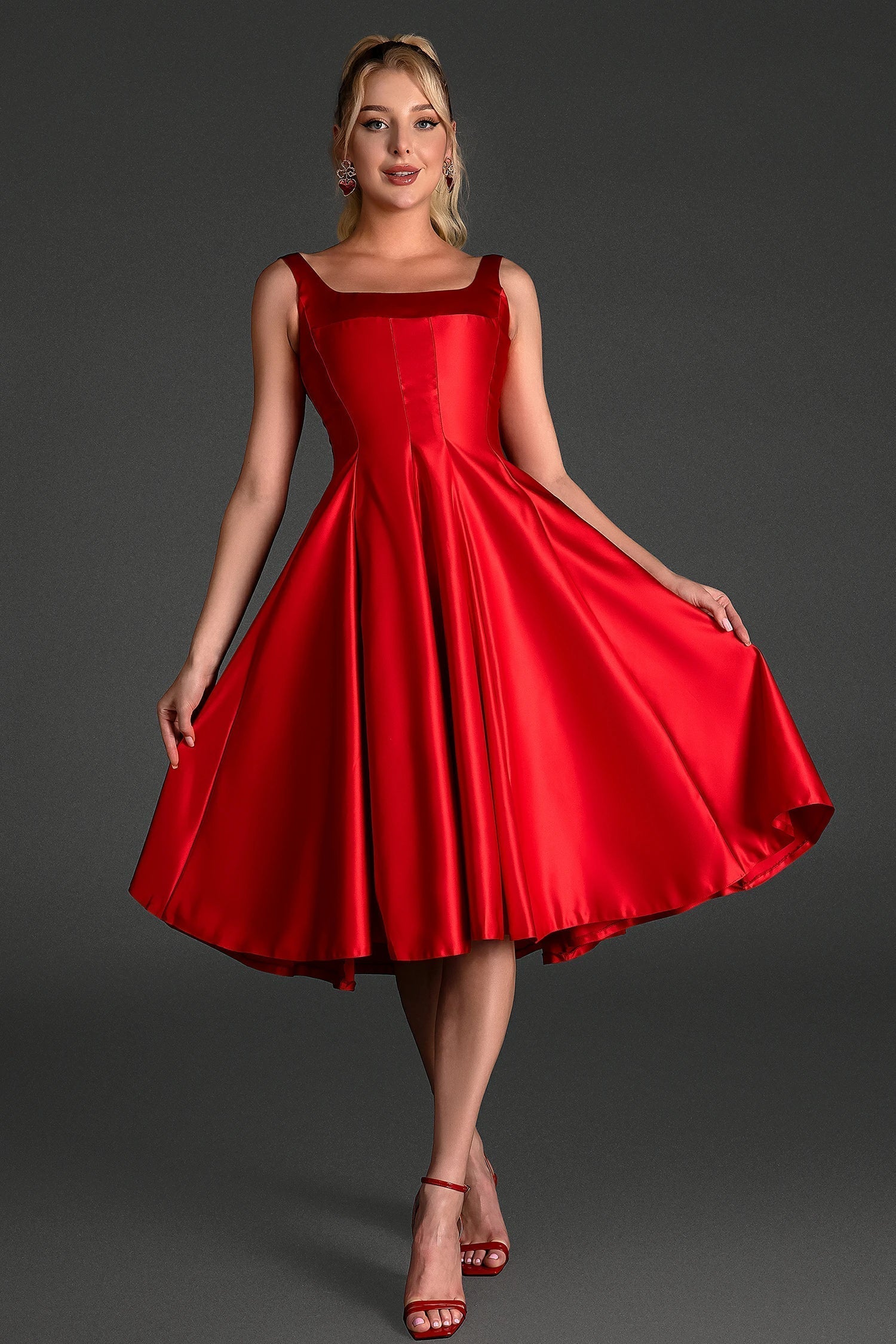 Filio – Rotes Satin-Patchworkkleid mit Trägern