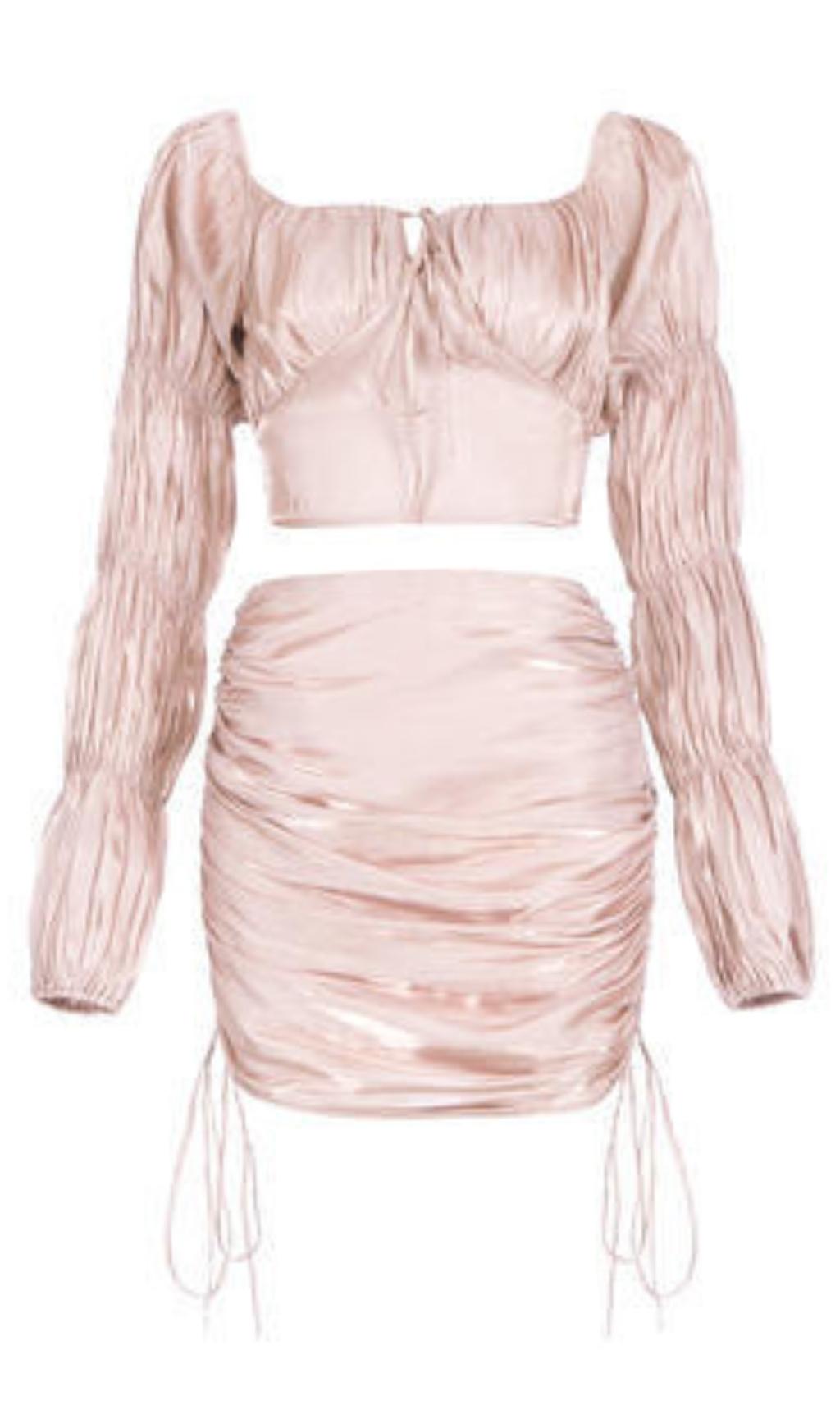 Zweiteiliges Set mit langen Ärmeln und Rüschen