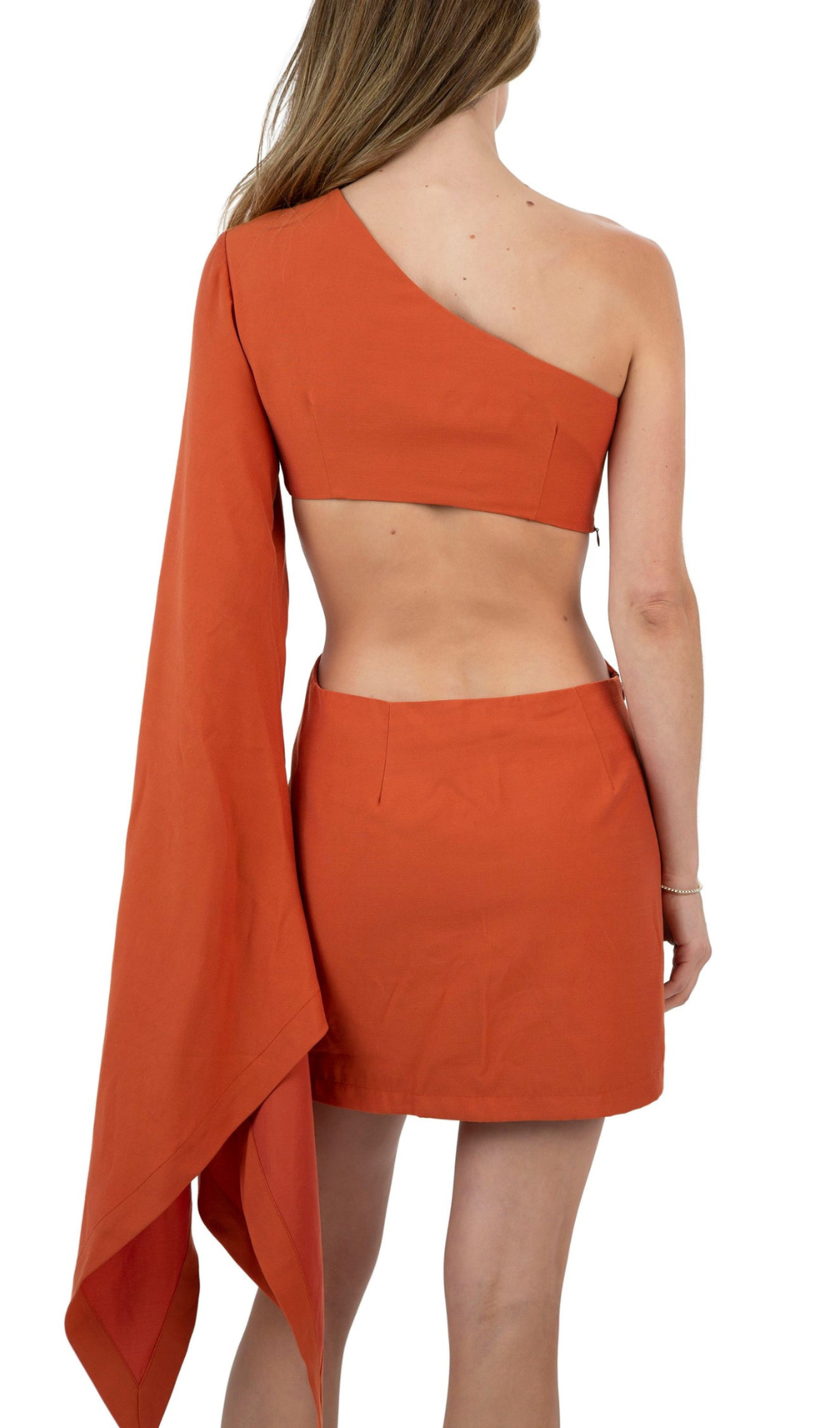 ASYMMETRISCHES MINIKLEID MIT EINER SCHULTER