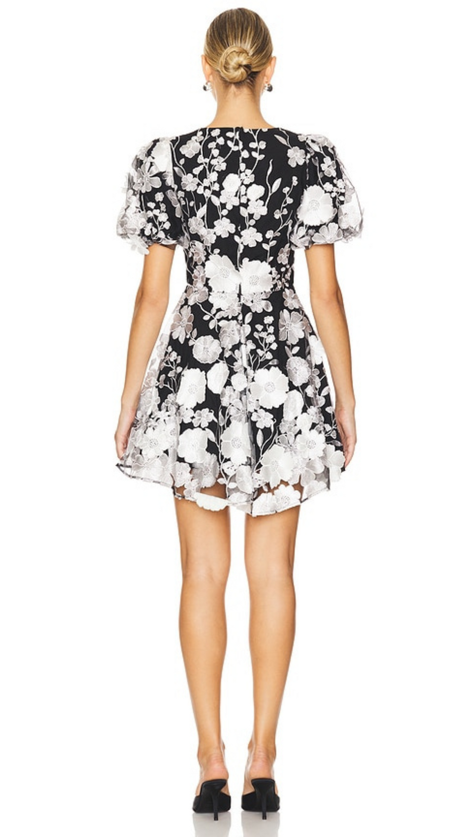 CHAYAN FLOWER EMBROIDERY MINI DRESS