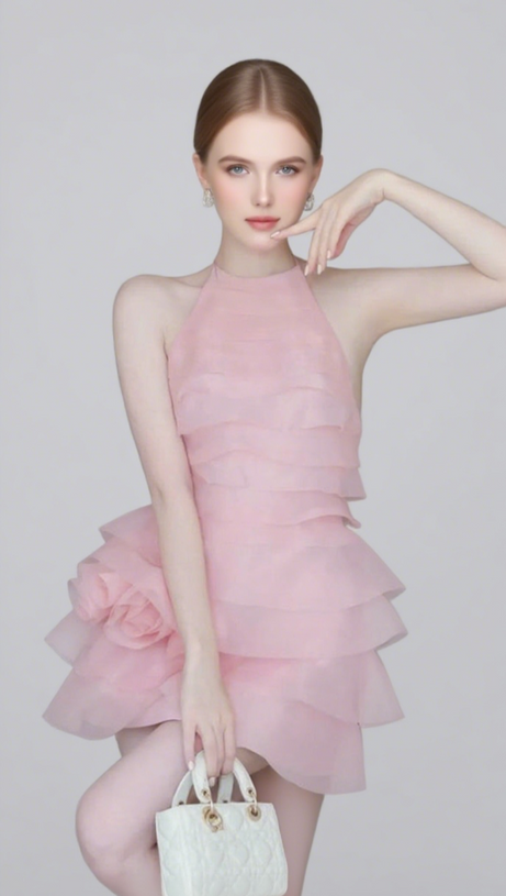 Miniabito con volant e scollo all'americana con fiori 3D in rosa