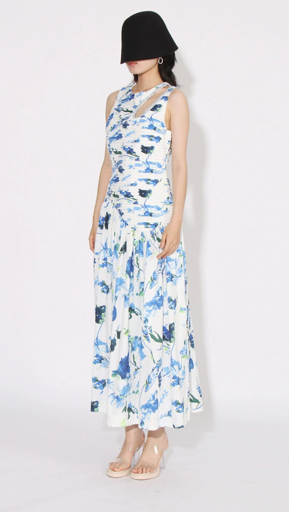 FLORAL CUTOUT MIDI DRESS IN BLUE