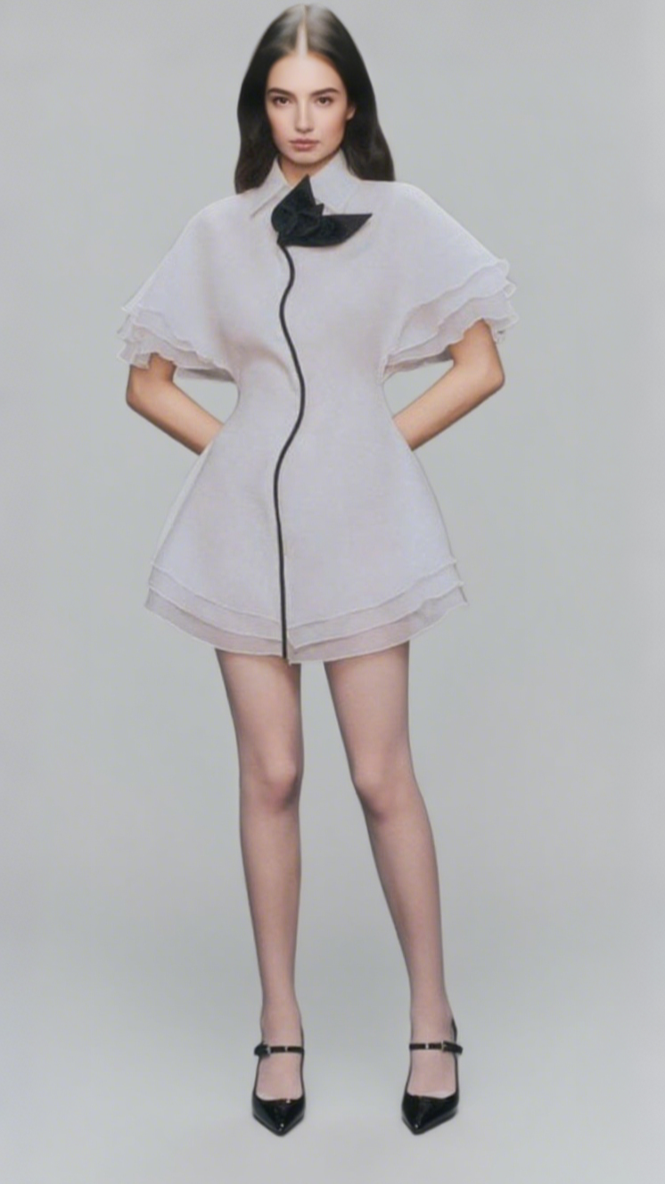 Chiffon-Hemd-Minikleid mit Lagenbesatz in Weiß