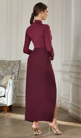 RUCHED SLIT MIDI DRESS IN BURGUNDY