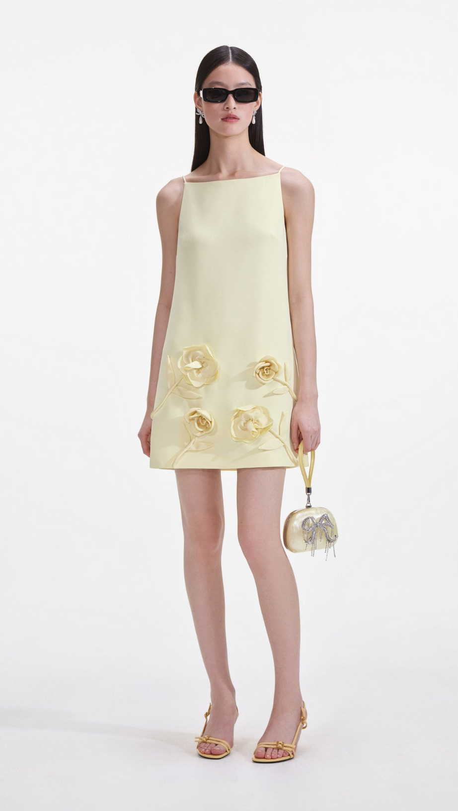Gelbes Minikleid aus Crêpe mit Blumenmuster