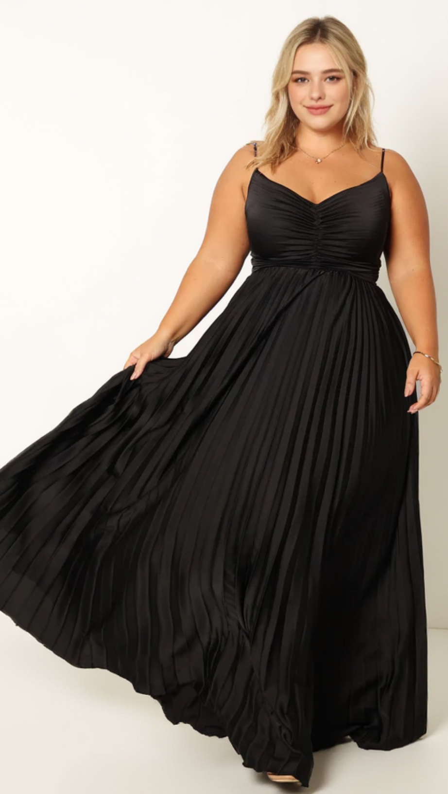 ABITO LUNGO PLISSETTATO NAIRA NERO
