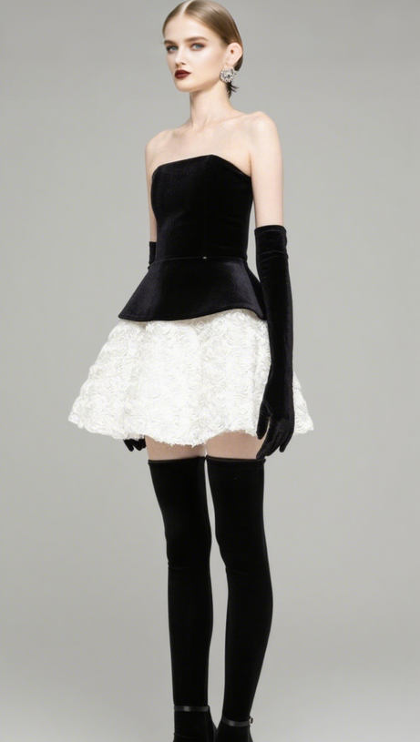 COMPLETO CON GONNA MINI IN VELLUTO A PETALI E SENZA GUANTI - NERO/BIANCO