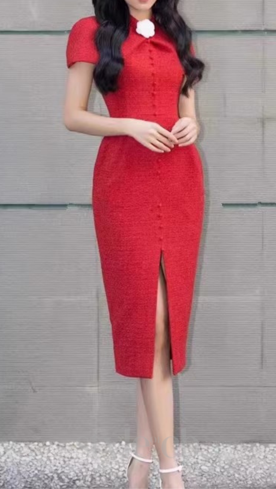 THERA – Einreihiges Midikleid mit hohem Kragen in Rot