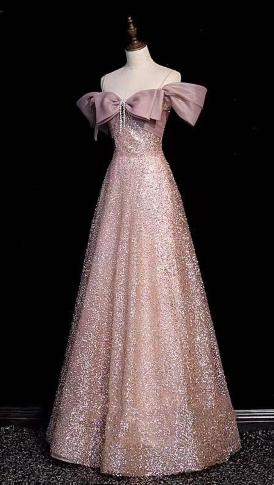 ABITO SENZA SPALLINE CON PAILLETTES ROSA