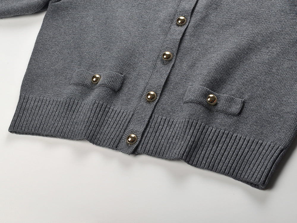 Women's Chic Fine Knit Button-Front Cardigan with Piped Pockets